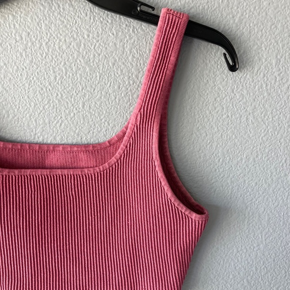 Aritzia Babaton Cropped Tank Top - Picture 7 of 10